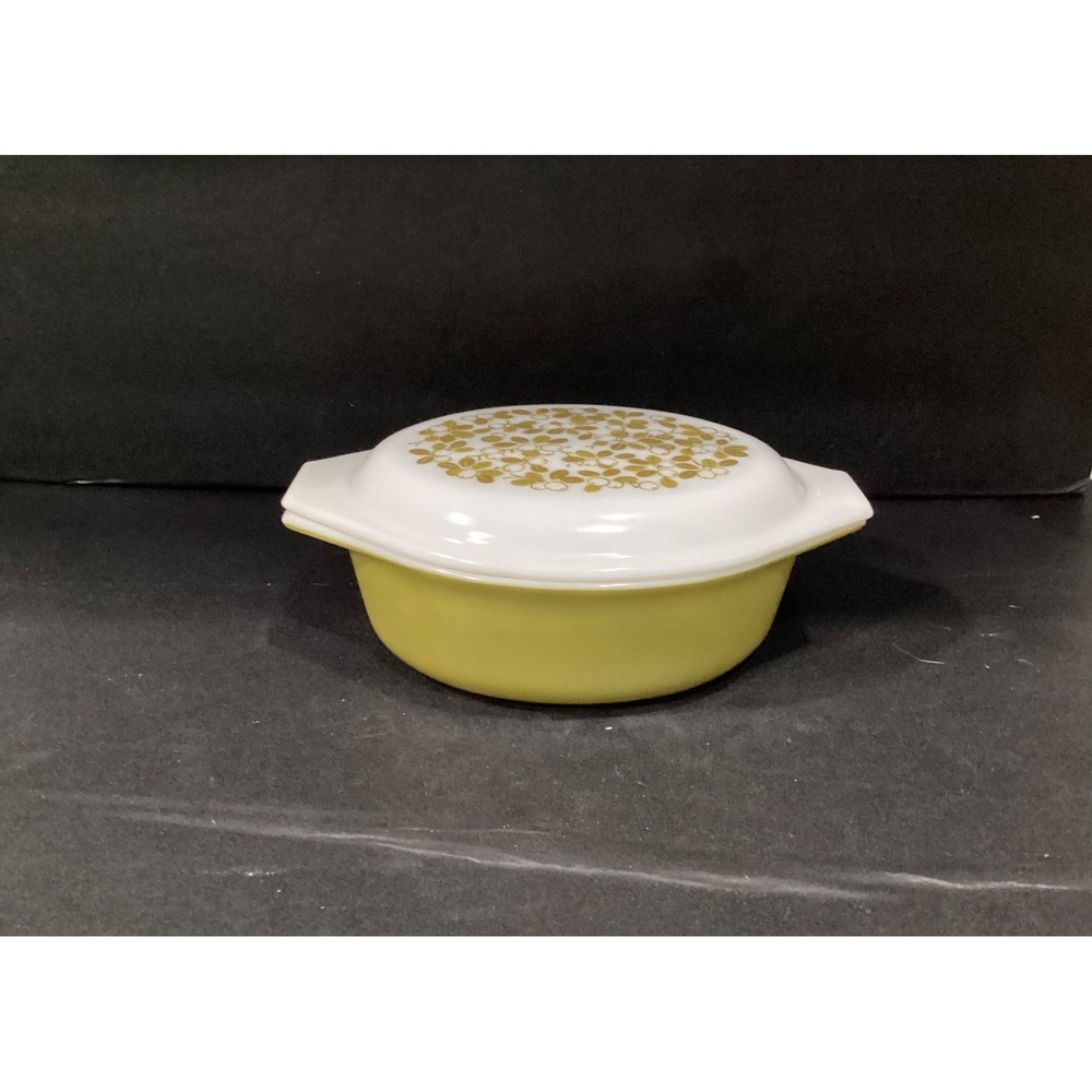 Vintage PYREX Verde Green Olive 2 1/2 QT with Lid 045 Casserole Dish